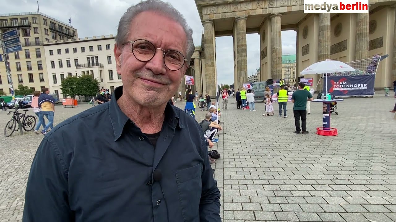 ''Demokrasi'de Yaşıyoruz.Diktatörlükte Değil.Özgürlüklerimizi Çaldılar''