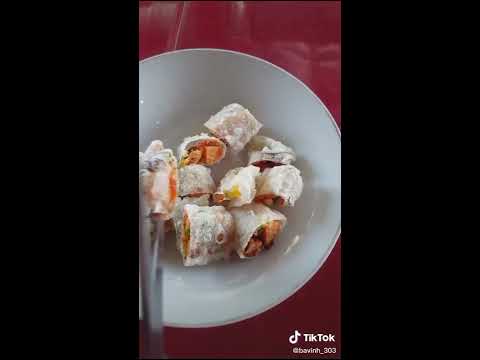 Cách làm bánh tráng cuộn rau củ chiên giòn