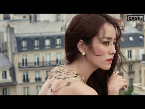 Thể hiện bởi Huệ Quyên