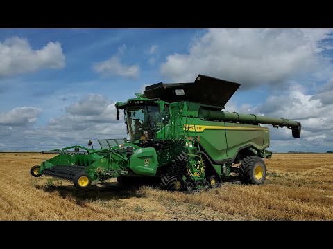 New X9 John Deere Combine 2020 07