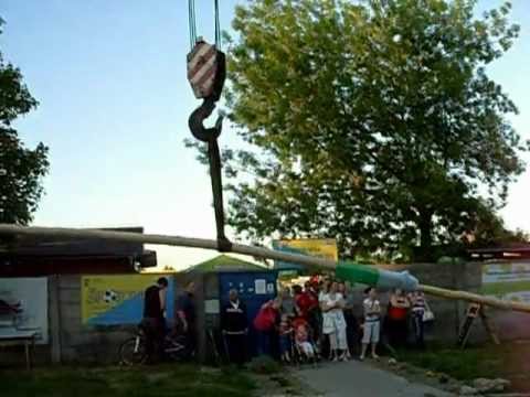 Dunajská Lužná 2012 - STAVANIE  MÁJA