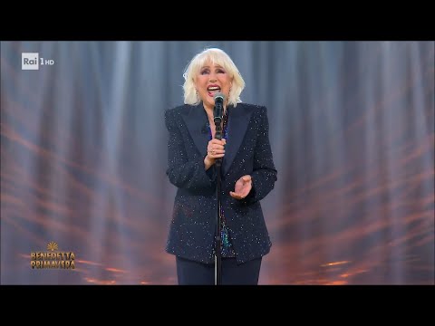 Loretta Goggi canta "Fai rumore" - Benedetta Primavera 24/03/2023