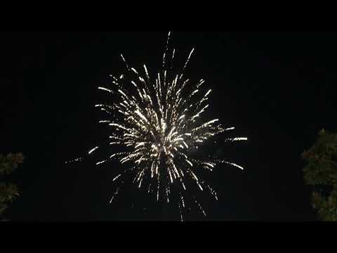 Pirotecnia - Matrimonio con fuochi d'artificio bianchi