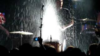 Temper Trap - Drum song (live in Frankfurt)