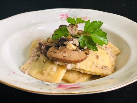 RAVIOLI CON FUNGHI,SALSICCIA E CASTAGNE
