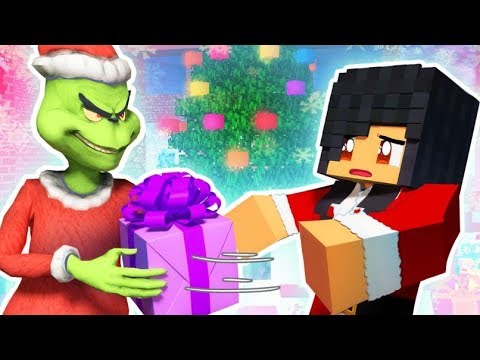 Stealing Aphmau’s Christmas - MINECRAFT PROP HUNT (Funny Moments)