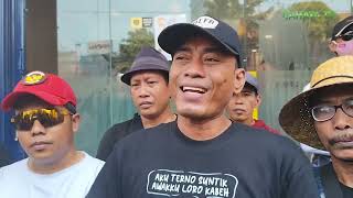 Download lagu Ungkapkan Kekecewaan, Massa Ampb Lempari Bank Mandiri Pati Dengan Telur Busuk mp3