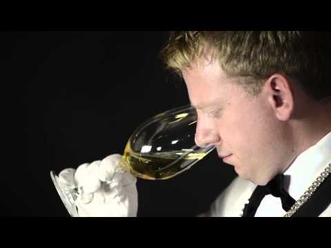 CEL MAI BUN VIN ROMANESC PENTRU 2015 ESTE PRODUS DE CASA DE VINURI COTNARI