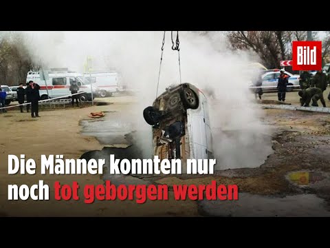 Auto stürzt in Loch: Insassen werden lebendig gekocht