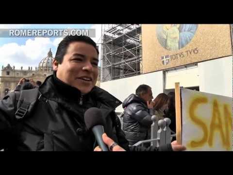 Todos presentes en en Ángelus del Papa