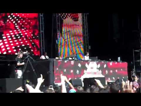 Hardwell @ UMF 2012 - Sending My Love vs Get Low