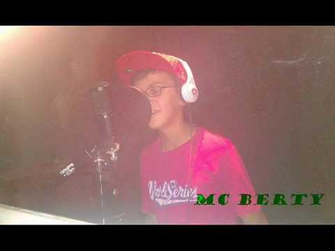 Mc Berty Ft Young G Na Po Vim (Official New 2014)