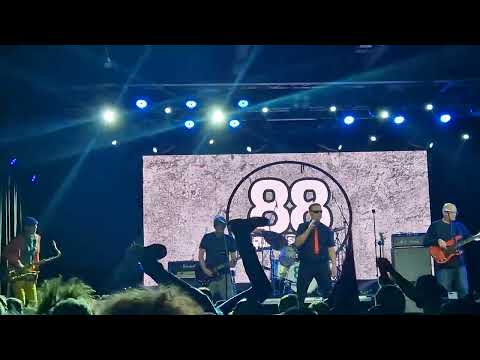 88 as csoport - Betondzsungel (Dürer kert 2025.10.17.)