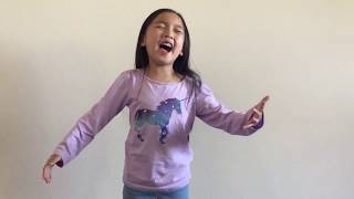 #MaleaEmma (6 years old) was very EMOTIONAL singing PRAYING by Kesha