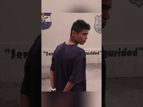 😯🚨El impactante momento en que capturan a Alexander Mendoza en San Salvador🚨😯