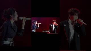 Download lagu #喻言 #YuYan #王赫野  ＃HeyeWang 别让爱凋落 最新现场｜ #天赐的声音天作之合青岛演唱会# 20251024 mp3