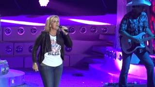 Trisha Yearwood "Prizefighter" 5-29-2015