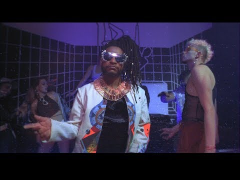 ZATÉLITHE - Dancing on the Boss (intro) [Official Music Video]
