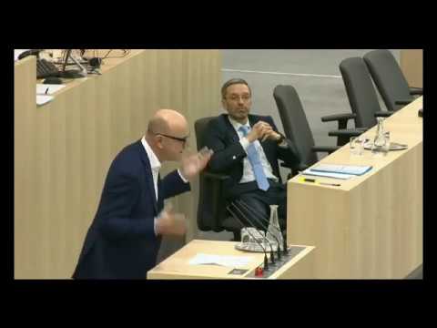 Robert Seeber: "Wenn Sie der Polizei auch nicht mehr glauben, würde ich Ihnen raten, auszuwandern"