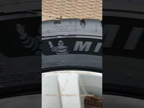 Michelin Pilot Sport 5 - sidewall up close