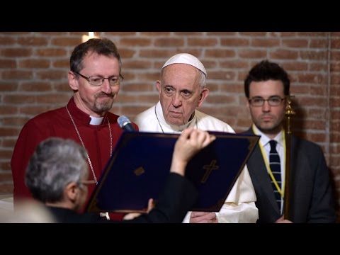 Click to Watch the Pope Francis makes history by celebrating Christ alongside an Anglican Bishop video