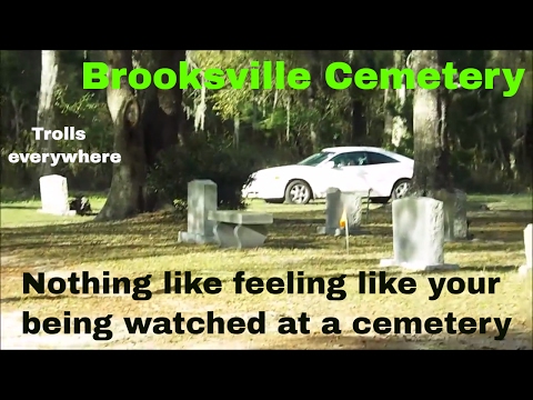HAUNTED BROOKSVILLE CEMETERY, GRAVESIDE SPIRIT BOX SESSION WITH MR PRIEST. Video
