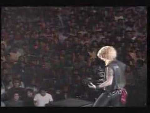 Guns N' Roses - Bass Solo by Duff McKagan