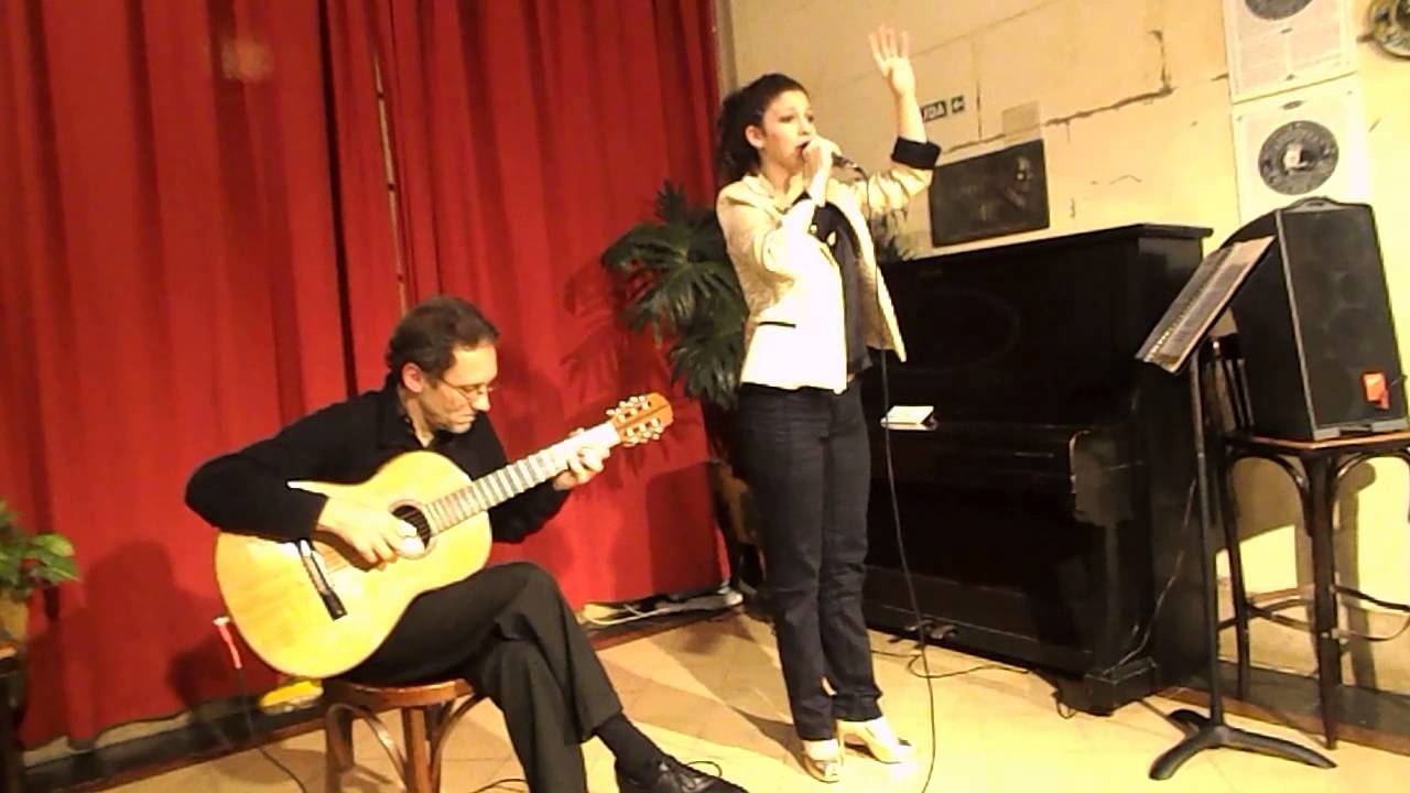 DSCN1040 Aylen Sanchez Dezeo Interpreta "Tu Pálida Voz"