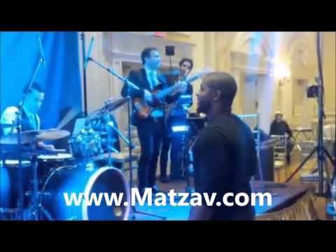 Certified Shadchan Performs at Ateres Avrohom Hall with Blue Melody
