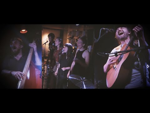 Around February | Bjarke Ramsing & De Grænseløse (Live)