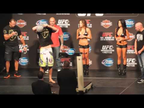 UFC 164: Pascal Krauss vs  Hyun Gyu Lim - Weigh-In