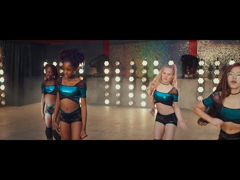 8k 60 Lindinhas, mignonnes dança cena final