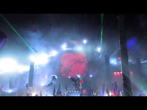 TomorrowWorld 2014 David Guetta- Nirvana Smells Like Teen Spirit vs Prodigy Smack My Bitch Up