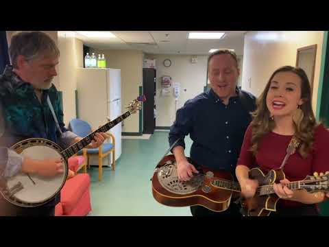 Béla Fleck Celebrates Winning a Grammy for Best Folk Album 2022
