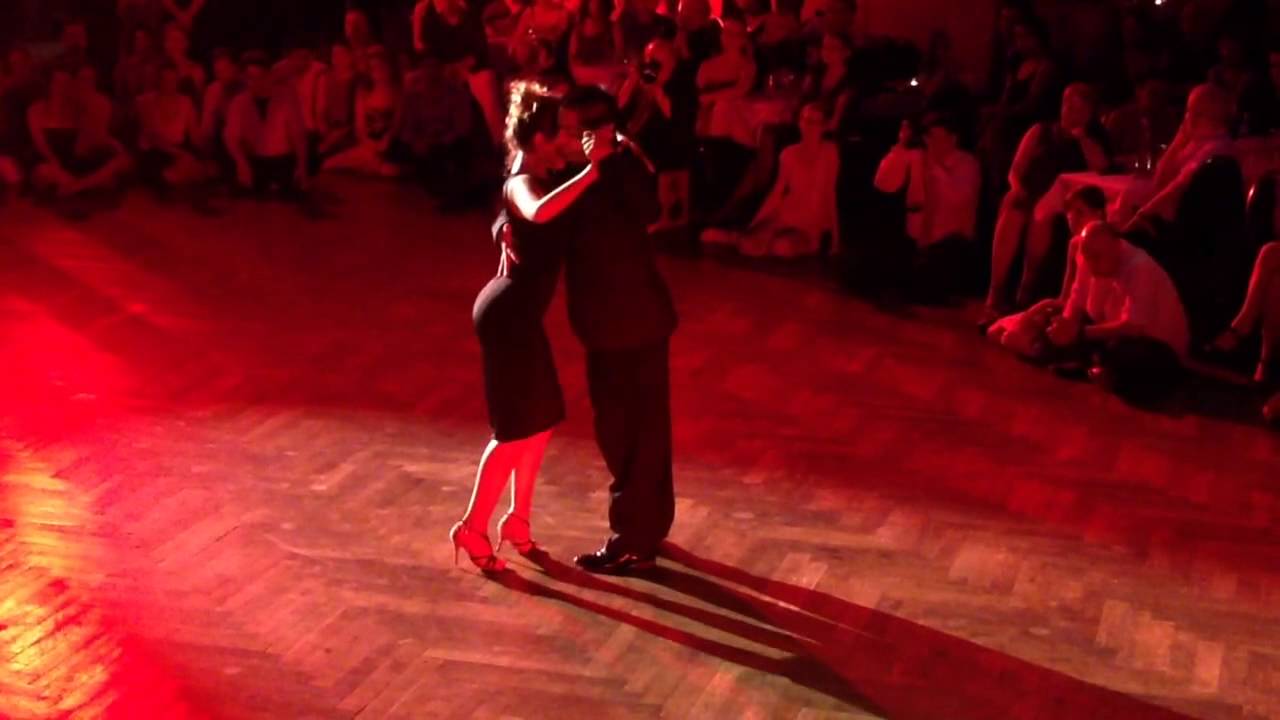 Carlitos Espinoza y Noelia Hurtado 2/4