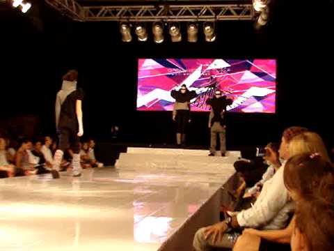 Moda UDESC 2009 - Germanismos - Es ist verboten zu verbieten - Mariana Vieira