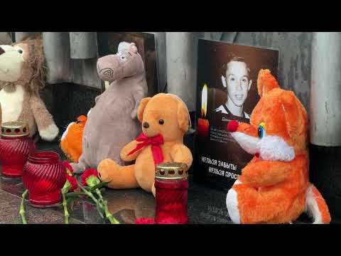 Жители Приморья почтили память детей – жертв войны в Донбассе.