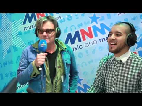 MNM Woordslam: "Jongeren onderen de 18 moeten om 22u thuis zijn"