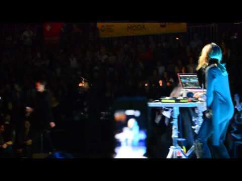 Finale Nous Etudions con Calu Rivero como DJ