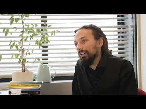 Advanced timetable planning for dense railway networks