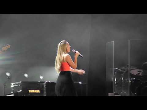 2015 11 21 Colbie Caillat - Live It Up