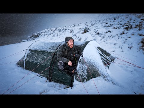 CAMPING in a BLIZZARD - SNOWSTORM Tent Camping