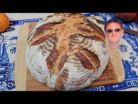 Chleb wiejski na zakwasie. duży bochen