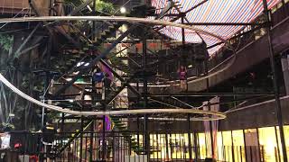 【海外 面白動画 中国（メインランド）編】深圳 老街站（Laojie station）の百貨広場にあるゲーセンの屋内アスレチック