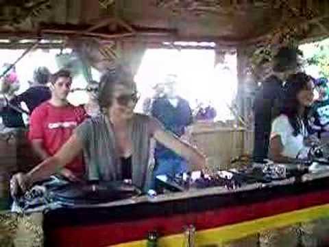 Magda playing @ Open Air Kiesgrube 29.06.08 Pt. 2