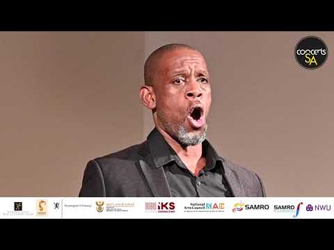 Ebenezer Sawuli Bass sings  In diesen heil'gen Hallen Mozart