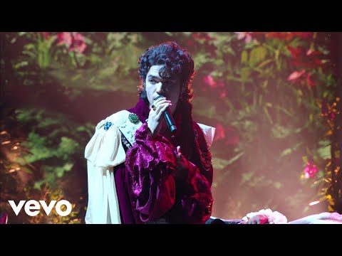 Conan Gray - Vodka Cranberry (Live on The MTV 2025 Video Music Awards)