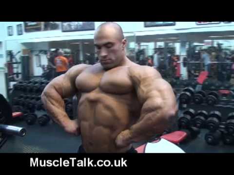 Daz Ball short clip of posing at Ripped Gym Jan 2010
