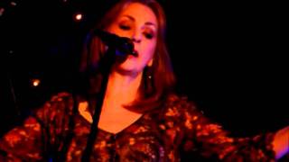 Moya Brennan - Oíche Chúin (Silent Night)