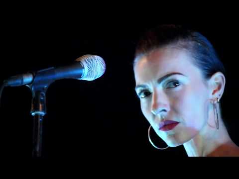 Chrysta Bell - Gravity (Rocca di Carmignano, July 13th 2017)